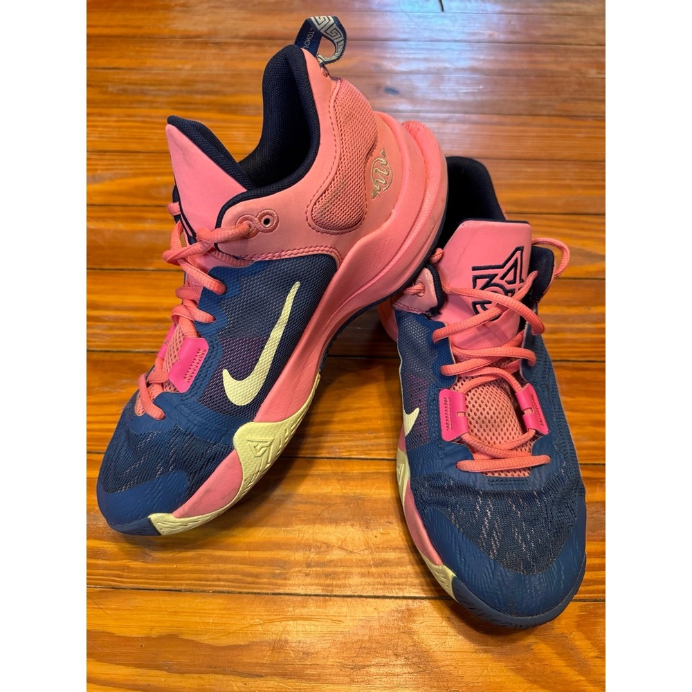 Nike Giannis Immortality 2 Youth 7, Women's 8.5